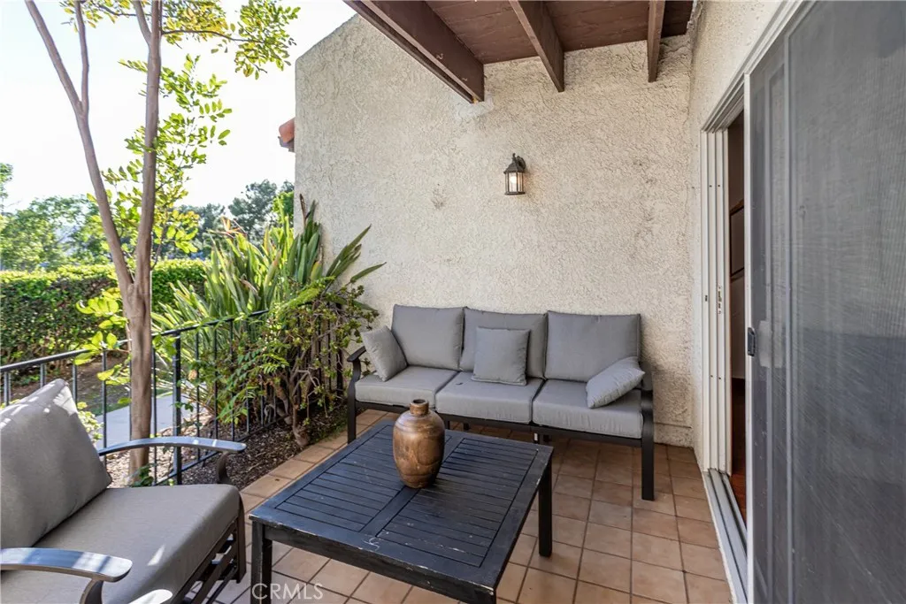 7727 Via Capri, Burbank, California 91504 home-pic-19